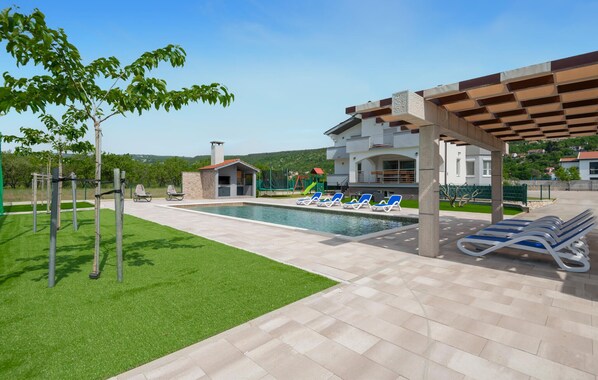 pool