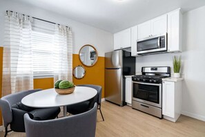 Updated Full Kitchen At Your Disposal