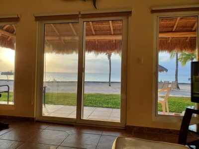 August SALE-33% OFF! OCEANFRONT HOUSE!! *3bd4ba *Divers Amenities*Infinity Pool*