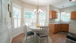 Eat in kitchen with expandable table to seat 6