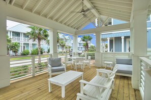 Spacious outdoor porch