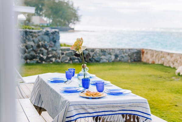 Outdoor dining