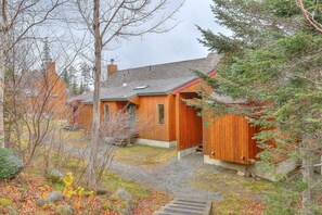 Exterior to Rock Pond 77