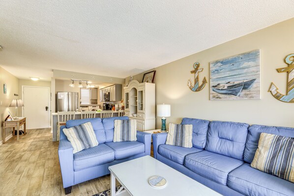Indian Beach Vacation Rental Condo | Elevator Access | 3BR | 2BA | 1,365 Sq Ft