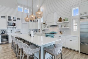 Kitchen, 2nd Floor