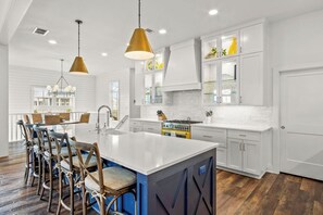 Kitchen, 2nd Floor