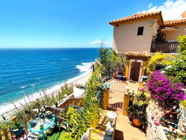 BALCON DEL DUENDE : Paraiso frente al mar.
Seafront Paradise
