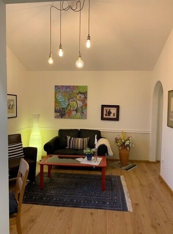 Ferienwohnung Bucheck, 34 qm, 1 Schlafzimmer, Balkon, WLAN-Wohnzimmer