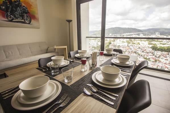 comedor con vista a la ciudad de Guadalajara