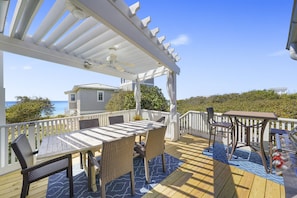 DECK WITH ADDITIONAL SEATING AND GULF VIEWS
