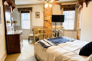 The Law Library has an En Suite Bath and views of Annapolis