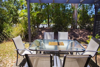 2 Bedroom Villa in Tropical Resort in Noosaville