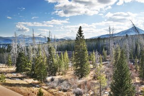 Next to Hiking Trails - Next to Hiking Trails