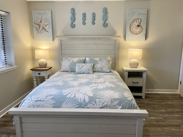 Master Bedroom with Queen bed