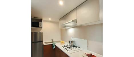 Cabinetry, Tap, Countertop, Sink, Property, Furniture, Kitchen Sink, Kitchen Stove, Wood, Kitchen Appliance