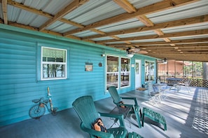 Screened Porch | Step-Free Access
