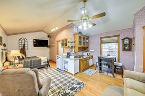 Studio Space | Free WiFi | Cadet Heaters