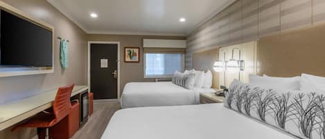 Amazing unit with 2 Queen size beds for up to 4 guests. Exact unit will be assigned upon arrival. Views, colors and decor may vary.