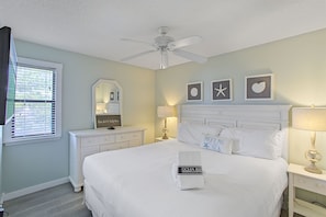 20-Beachwood-Villas-8F-Bedroom