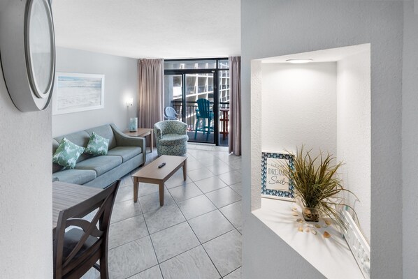 Large Living Room, Beautifully Decorated