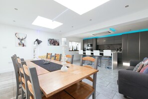 Kitchen Dining with breakfast bar 