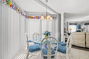 Carol Bay 403 Dining