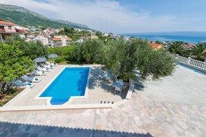 Mieten Sie ein Split Luxury Apartment mit privatem Pool, Terrasse und Meerblick