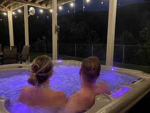 Hot tub - hot tub at night