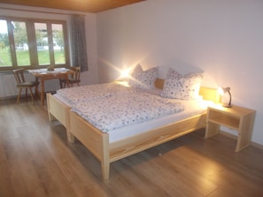 Ferienwohnung, 85 qm mit zwei Schlafzimmern und Terrasse-Schlafzimmer