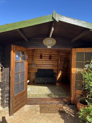 Cabana - arrival house for Keys & info