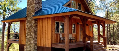 gorgeous cabin nestled in the quiet