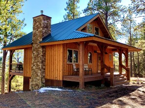 beautiful cabin nestled in the quiet