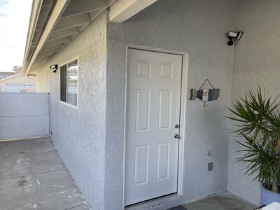 Sweet Private Room like at Home, Fountain Valley, CA   