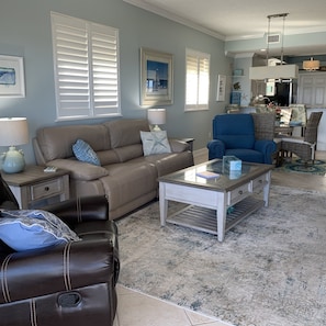 Power reclining sofa! 2 additional recliners