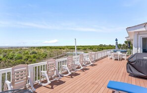 Lots of seating to enjoy the beauty and gas grill 