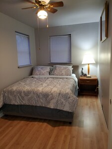 Newly Renovated 3 bdr Condo/min from Hospit&Rib Mt