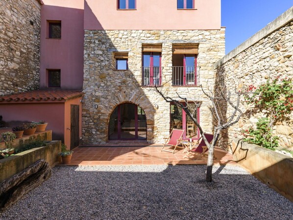 Property, Building, House, Town, Real Estate, Architecture, Home, Courtyard, Estate, Cobblestone