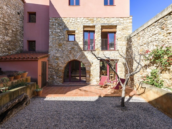 Property, Building, House, Town, Real Estate, Architecture, Home, Courtyard, Estate, Cobblestone