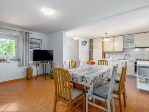 Möbel, Tabelle, Stuhl, Fenster, Holz, Bilderrahmen, Wohnzimmer, Couch, Fussboden, Flooring