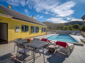 Property, House, Building, Real Estate, Vacation, Home, Mountain, Swimming Pool, Room, Estate