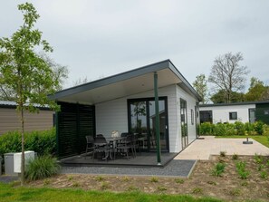 Propriété, Maison, Domicile, Bâtiment, Immobilier, Toit, Architecture, Chalet, Arbre, Zone Résidentielle