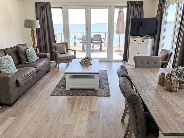 Couch, Möbel, Tabelle, Gebäude, Komfort, Fenster, Vorhang, Holz, Interior Design, Bilderrahmen