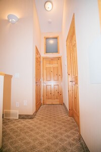 Mountain View 2-Storey 2BR/ Wood Lodge