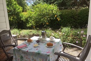 Breakfast in the sun. Citrus to use!