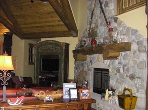 Colorado River Rock gas fireplace
