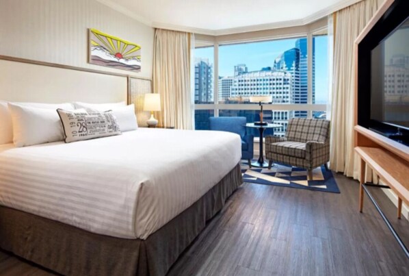 Unit w/ King size bed

Exact unit will be assigned upon arrival. Views, colors and decor may vary.
