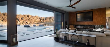 Spacious living room with breathtaking view of Joshua Tree National Park