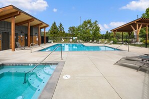 Trailhead Escape: - Trailhead pool and hot tub just steps off the back deck of the condo.