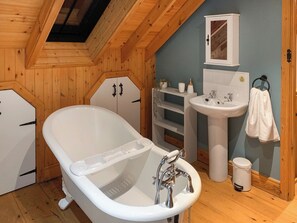 Bathroom | Seaton Cottage - Seaton Hall, Staithes