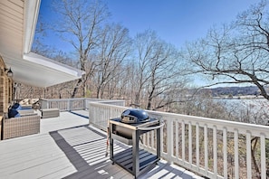 Furnished Deck | Main Floor | Charcoal Grill